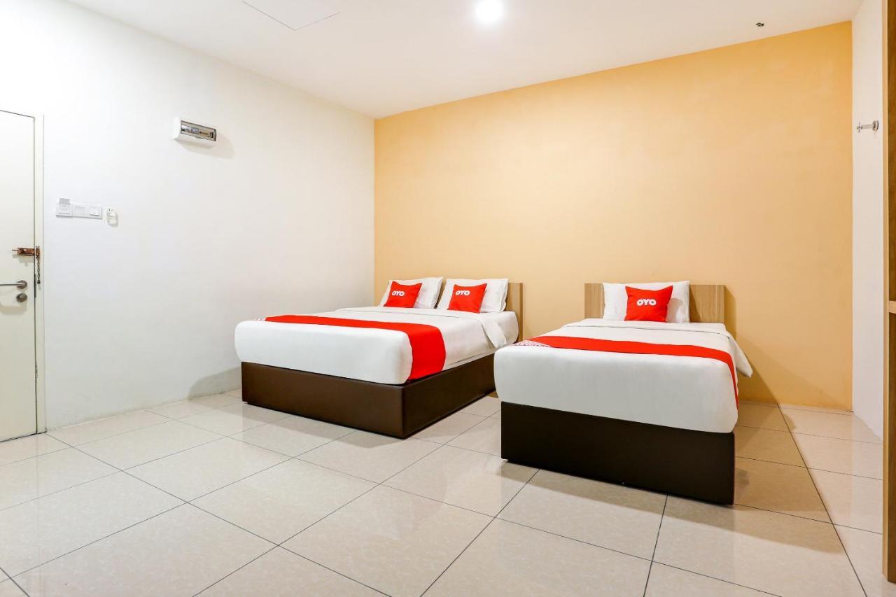 Oyo 89677 Sunflower Hotel سِريمبان المظهر الخارجي الصورة