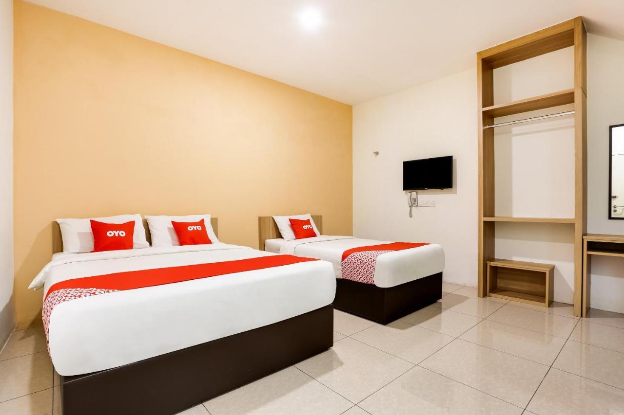 Oyo 89677 Sunflower Hotel سِريمبان المظهر الخارجي الصورة