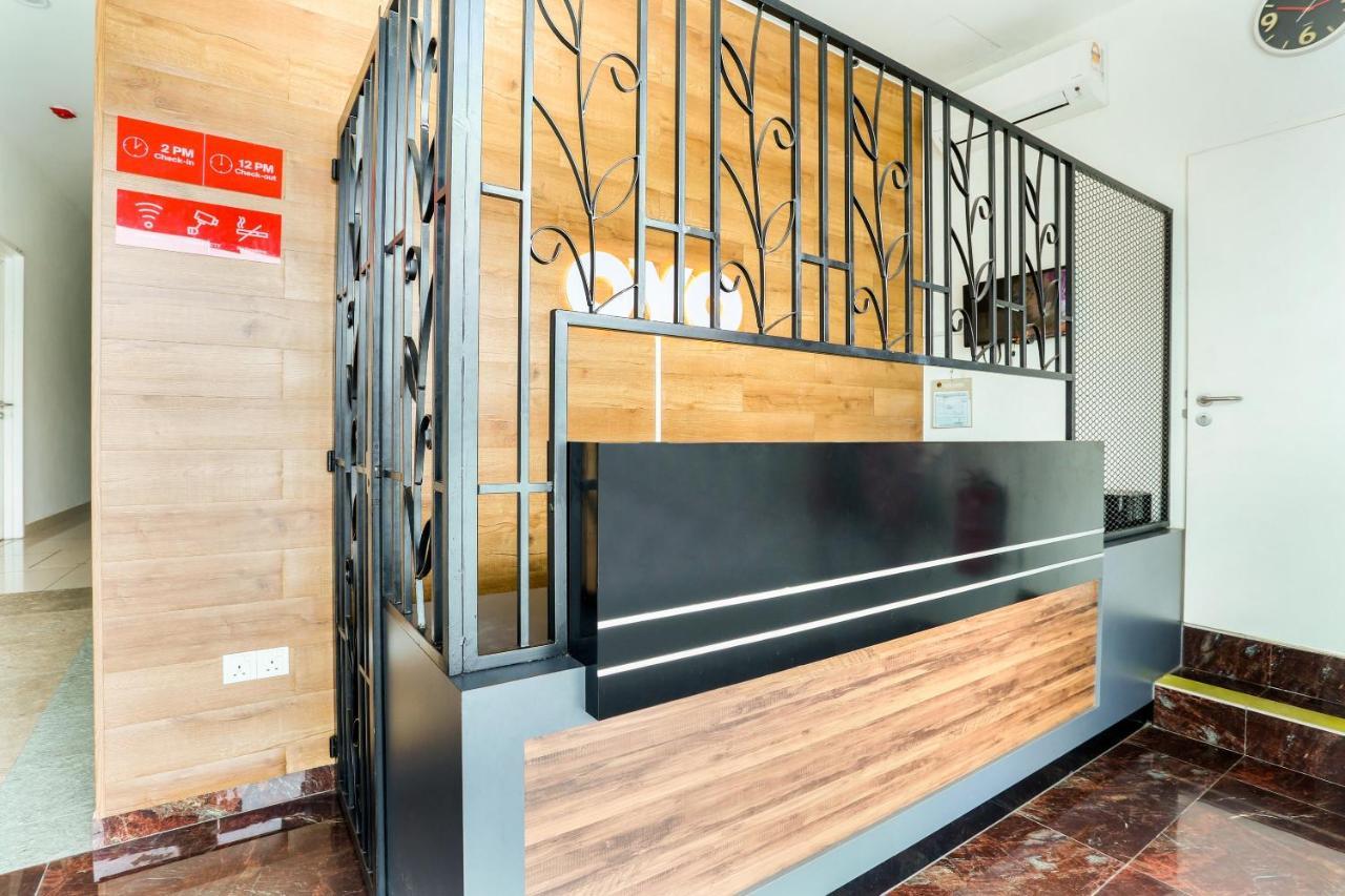 Oyo 89677 Sunflower Hotel سِريمبان المظهر الخارجي الصورة