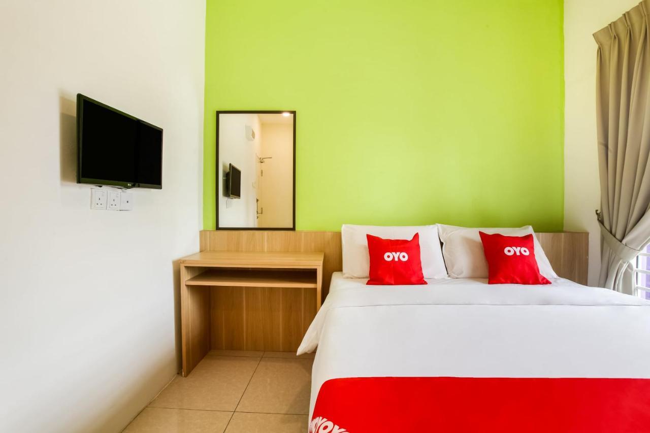 Oyo 89677 Sunflower Hotel سِريمبان المظهر الخارجي الصورة