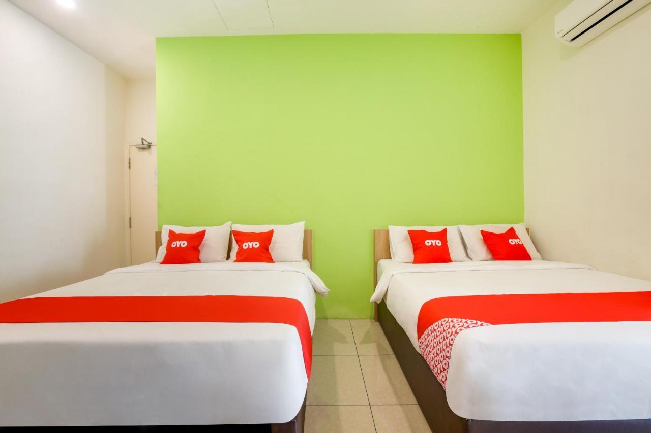 Oyo 89677 Sunflower Hotel سِريمبان المظهر الخارجي الصورة
