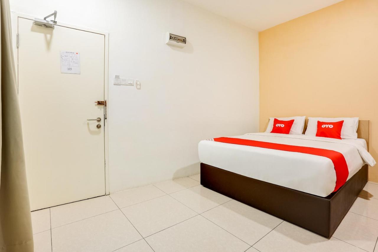 Oyo 89677 Sunflower Hotel سِريمبان المظهر الخارجي الصورة