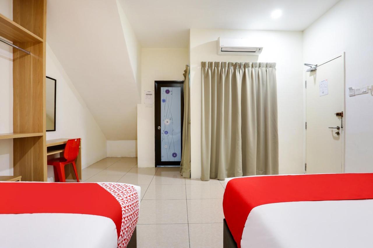 Oyo 89677 Sunflower Hotel سِريمبان المظهر الخارجي الصورة