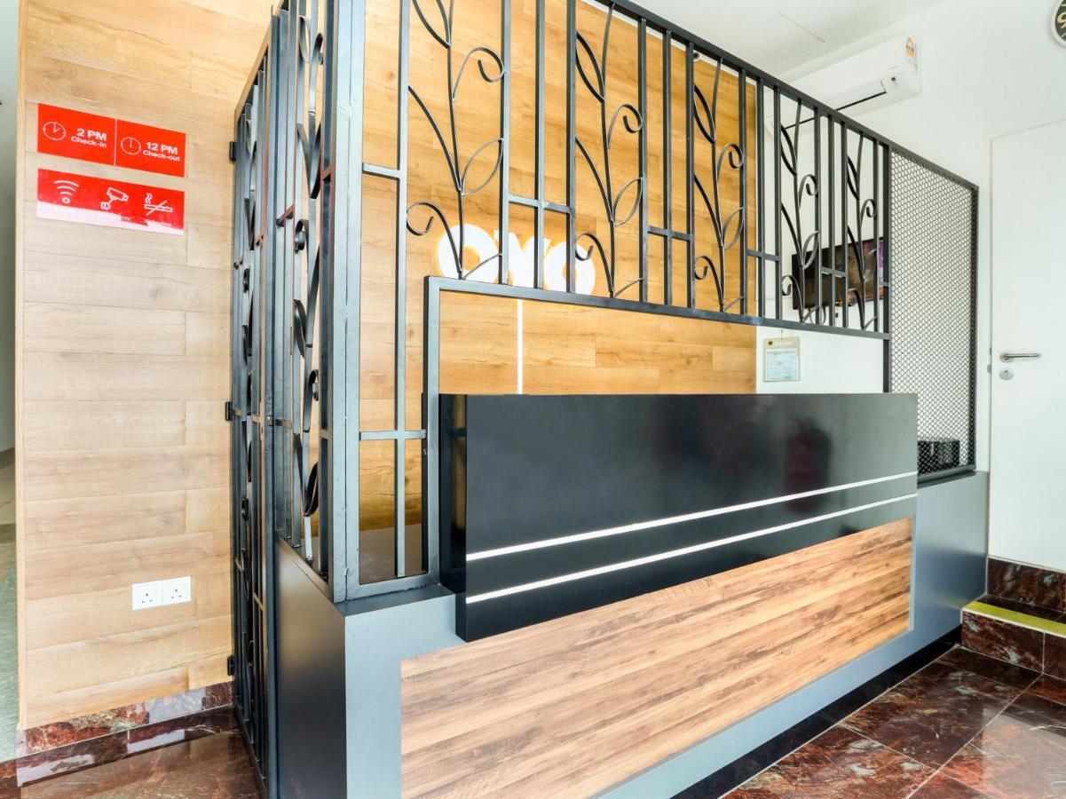 Oyo 89677 Sunflower Hotel سِريمبان المظهر الخارجي الصورة
