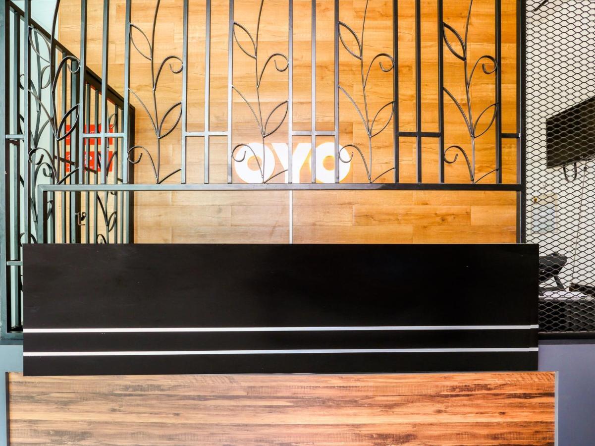 Oyo 89677 Sunflower Hotel سِريمبان المظهر الخارجي الصورة